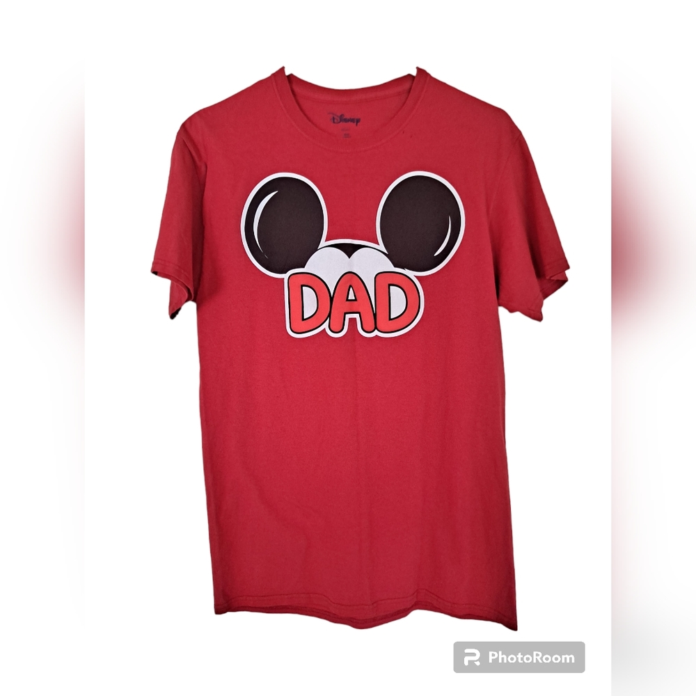 Disney Mickey Mouse "Dad" red, black, and white short Sleeve t shirt , m…